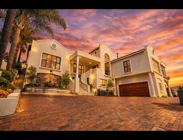 4 BEDROOM HOUSE FOR SALE IN WATERKLOOF RIDGE
